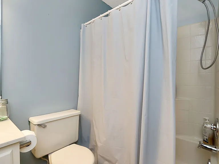 1356 Lake Dr — Photo 17