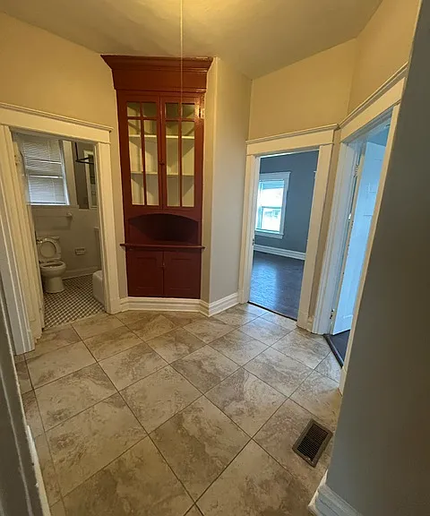 6007 Waterman Blvd — Photo 8