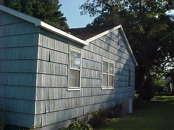 This is the right side of the home.