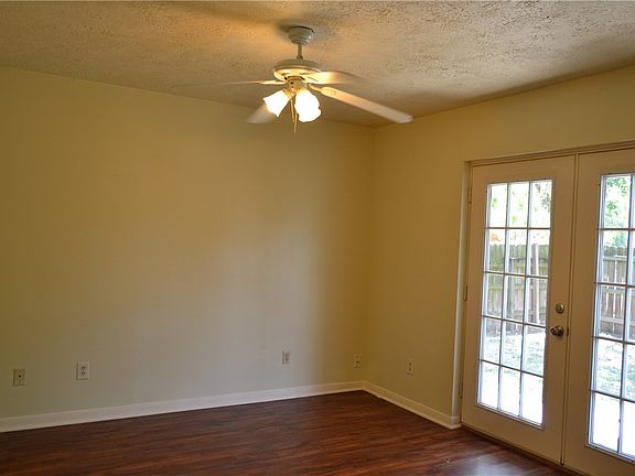 4th image of 703 San Pedro Dr APT A