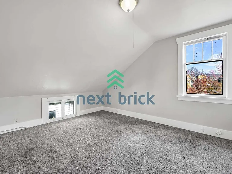 112 Wells Ave S — Photo 8