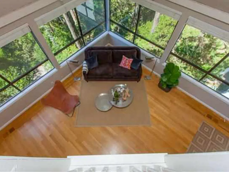 2269 Mastlands Dr — Photo 2