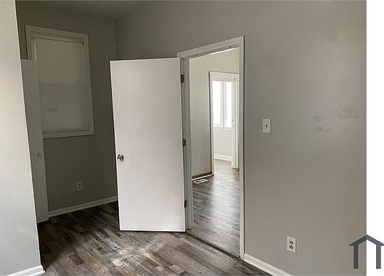 3rd image of 6035 S Karlov Ave Floor 1