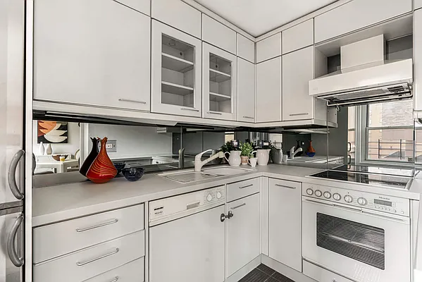 Sold by Compass | media 6