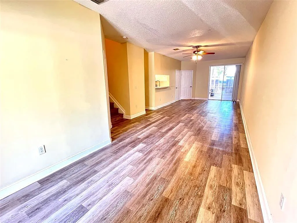 4 bed, 1725 sqft, $3,250 — Photo 2