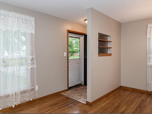 3rd image of 15608 Steinway Blvd