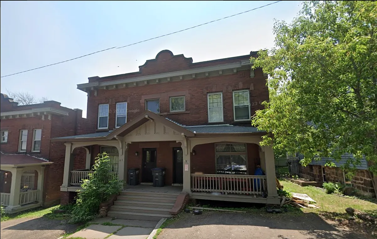 Photo 1 of 18 - 623-625 N 10th Ave E - Duluth, MN Primary Photo - 623-625 N 10th Ave E