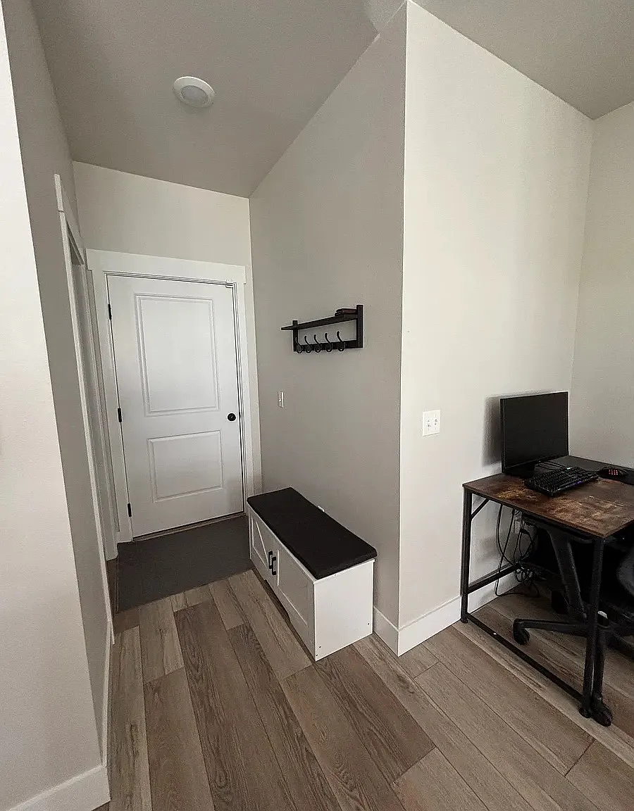 2818 Travis Avenue - 1 — Photo 4
