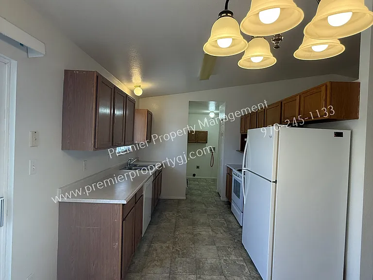 612 Round Table Rd — Photo 7