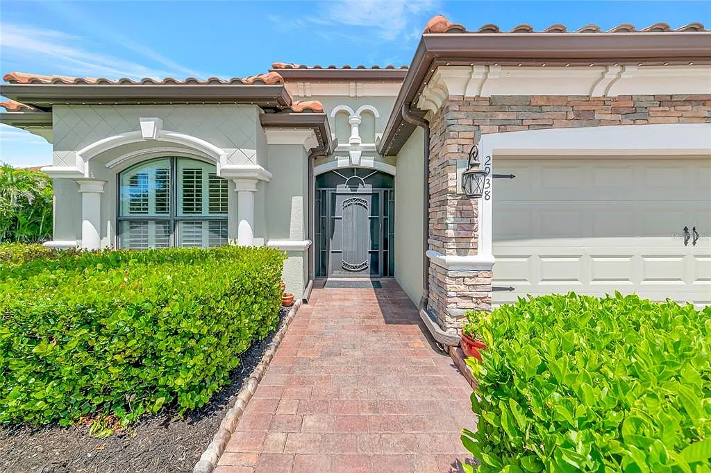 4 bed, 2.0 bath, 2239 sqft, $5,500 — Photo 3