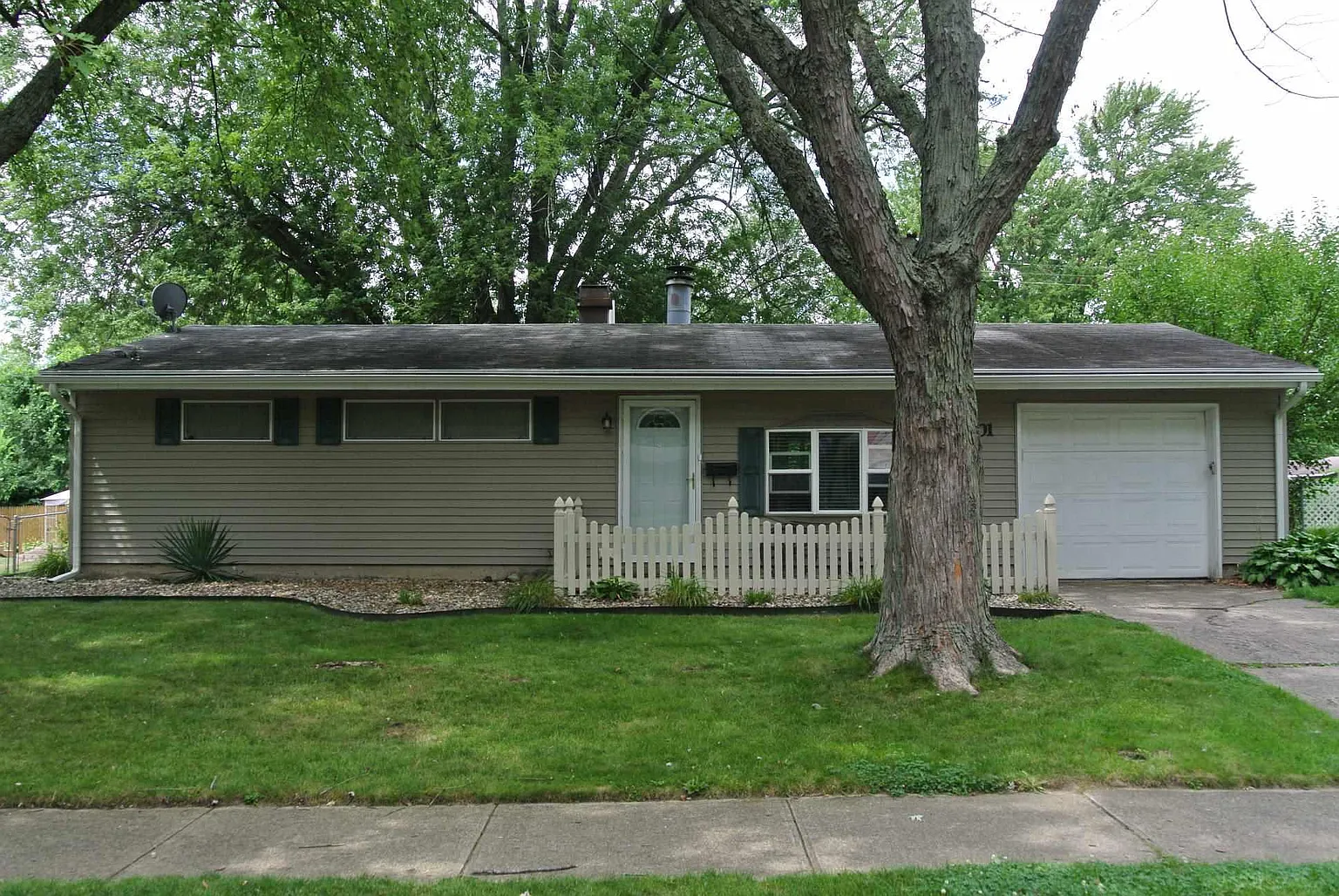 4301 Norton Dr photo 1
