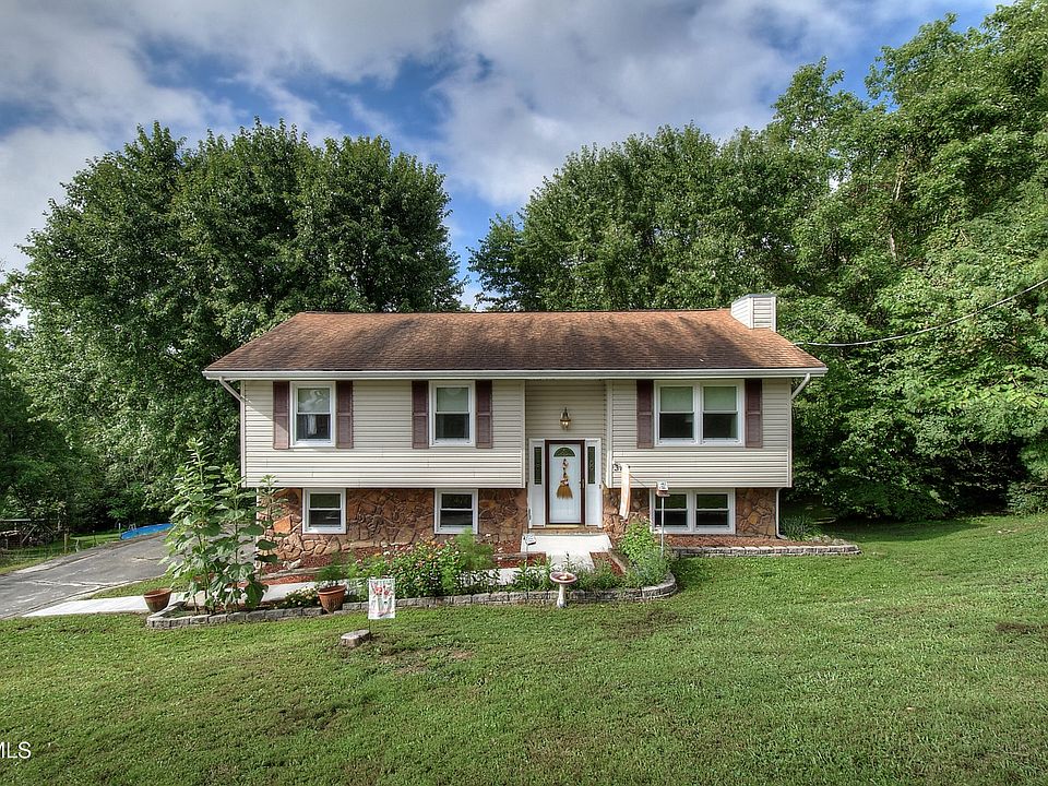 1st image of 379 Wilcox Cir