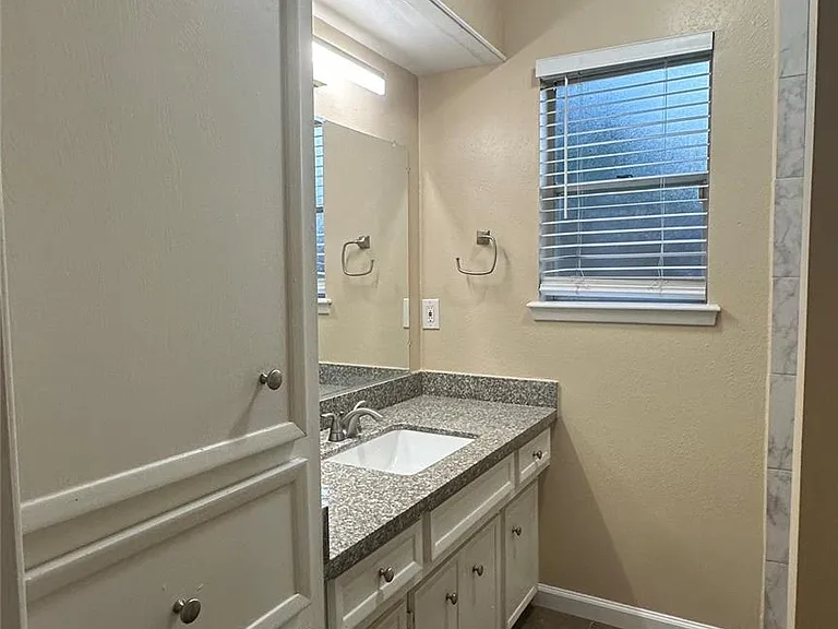11503 Briar Forest Dr — Photo 33