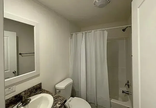 3 bed, 960 sqft, $1,750 — Photo 4