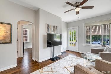 4th image of 6531 Bradley Ave
