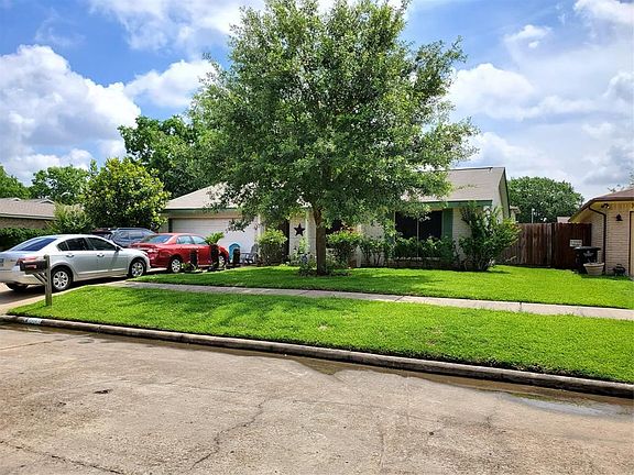 2nd image of 10319 Limewood Ln