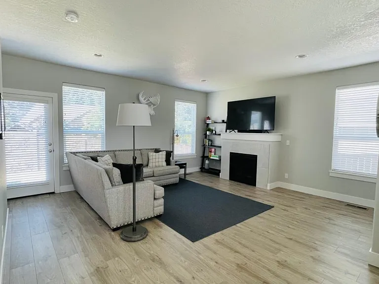 5675 Boundary Dr S — Photo 3