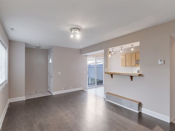 4th image of 33 N Waterford Dr #138B