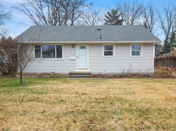 1852 Winston Dr, South Bend, IN 46635