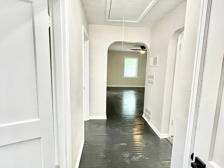 4840 Southside Drive-New — Photo 9