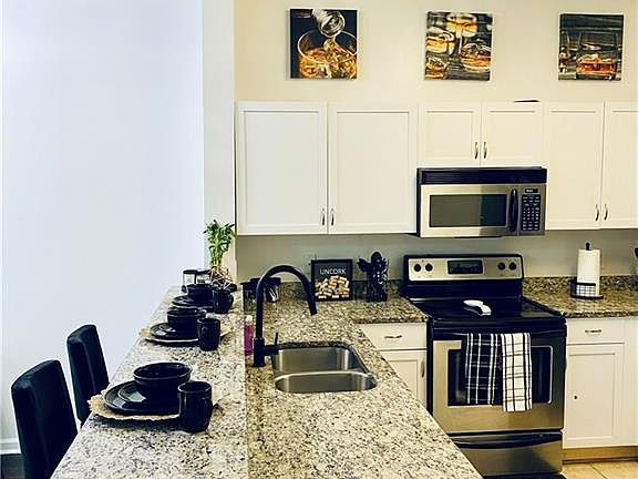 4th image of 870 Mayson Turner Rd #1207