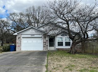 2307 Osage Cir, Fort Smith, AR 72901