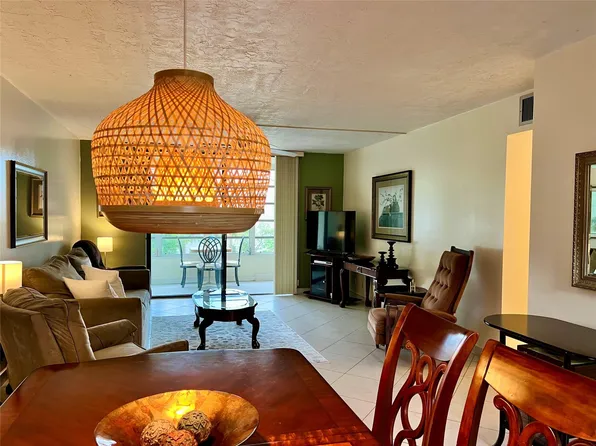 2811 Somerset Drive #306, Lauderdale Lakes, FL 33311