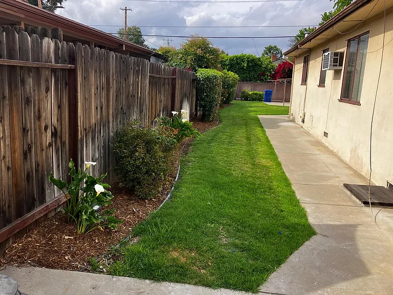 14801 Burbank Blvd — Photo 16