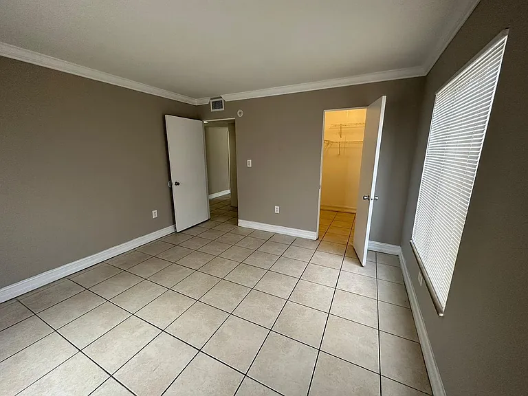 1830 Maravilla Ave #202 — Photo 7