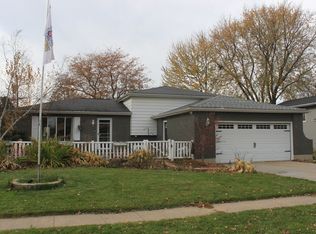 1905 20th Ave, Sterling, IL 61081