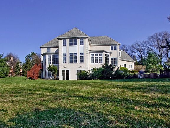 pristine grounds 2+acres