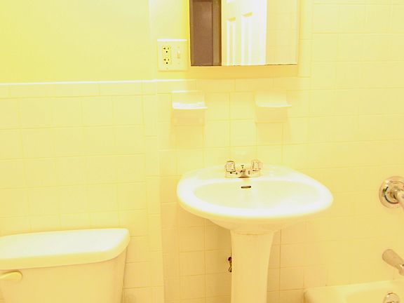 4th image of 2735 Sedgwick Ave APT 2E