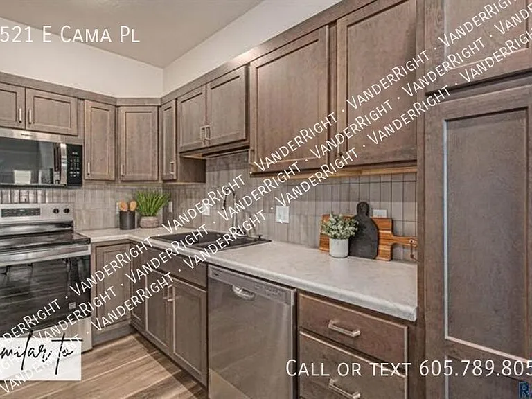 2521 E Cama Pl — Photo 7