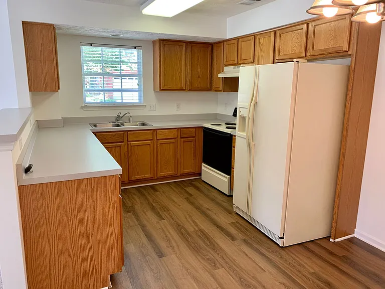 400 Bembridge Ln — Photo 6