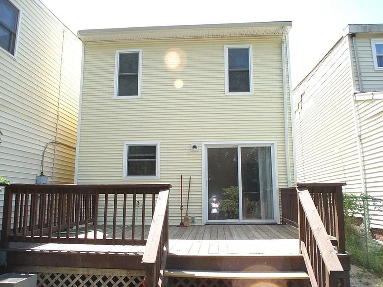 1208 W Clay St — Photo 13