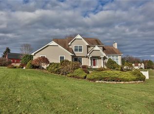 1373 Hennessey Rd, Ontario, NY 14519