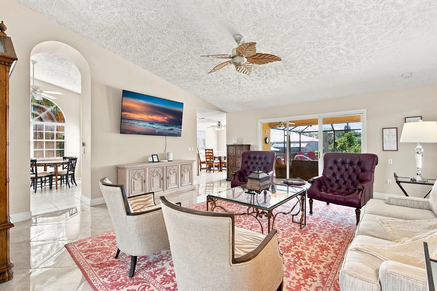 3 bed, 2.0 bath, 1689 sqft, $6,158 — Photo 2