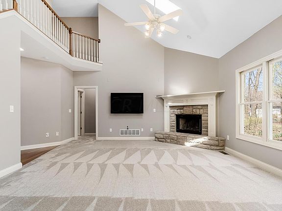 4th image of 412 Vinwood Ln