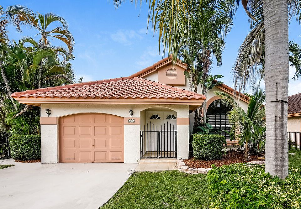 1st image of 563 NW 38th Ave