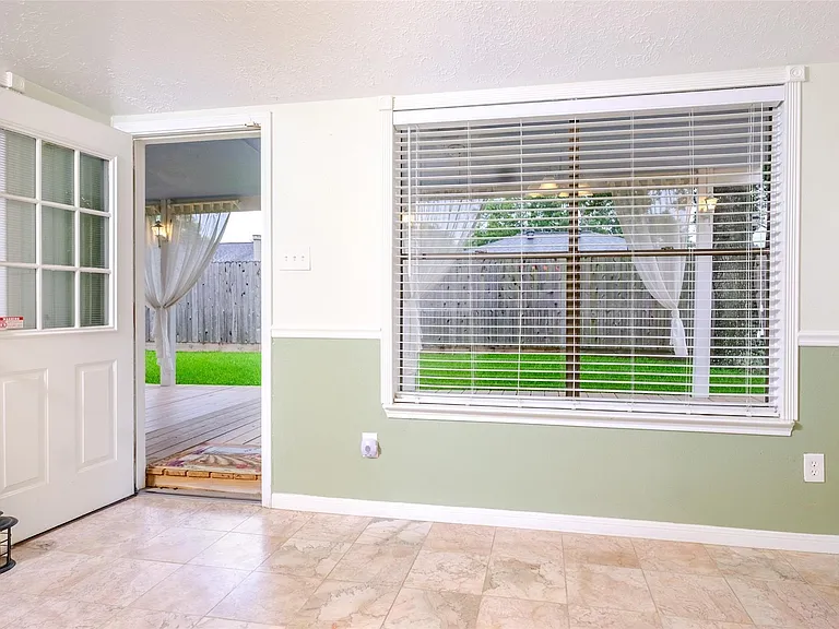 2520 Hadley Cir — Photo 13