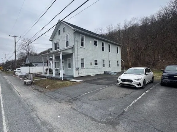 576 Slateford Rd, Mount Bethel, PA 18343