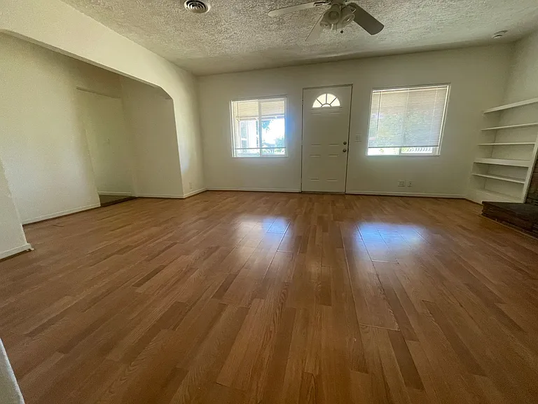 720 E Lassen Ave — Photo 3