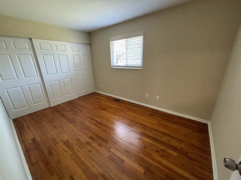 3912 La Rosa Dr — Photo 17