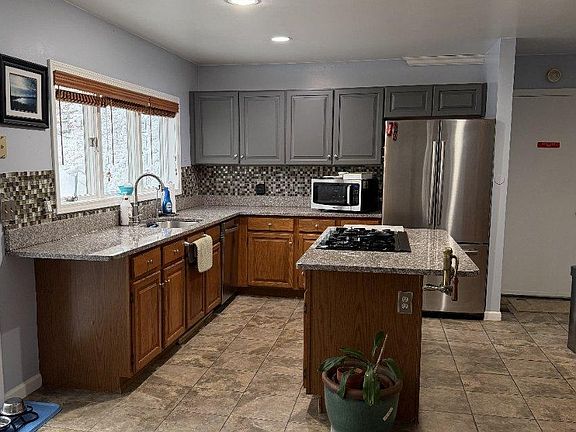 2nd image of 4 Greenlawn Road