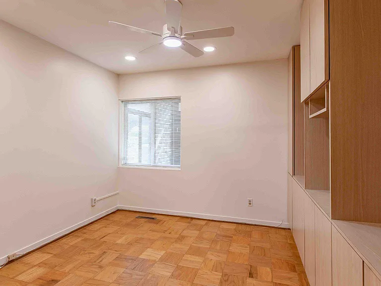29 Stonehenge Cir #2 — Photo 18