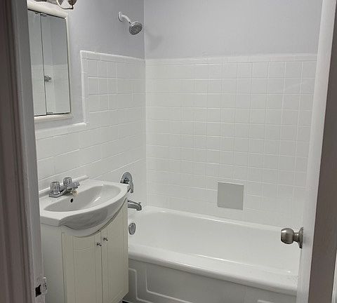 5th image of 2 Superior Ave APT 24