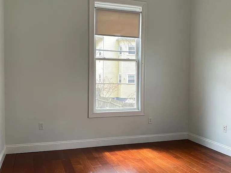 387-389 Angell St — Photo 16