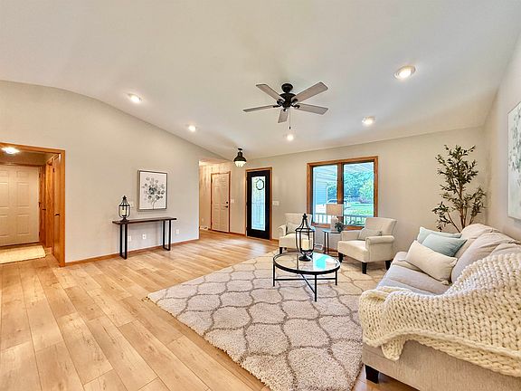 4th image of 3423 Hemmingway Dr