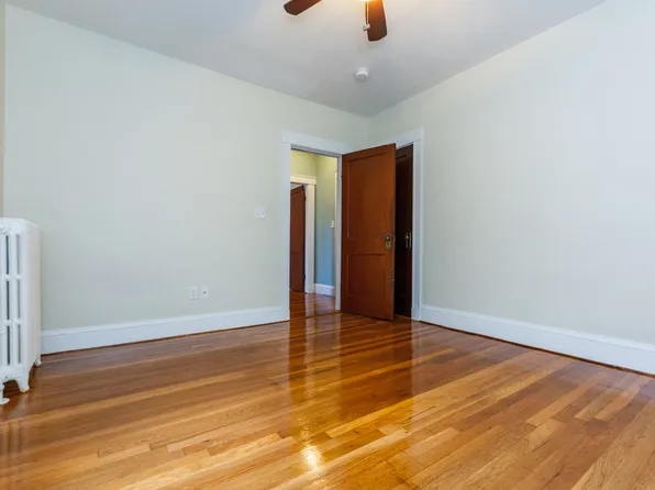 19 Saint Peter St #1, Boston, MA 02130