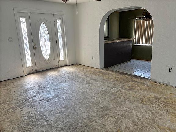 5th image of 1129 SW Golden Ave